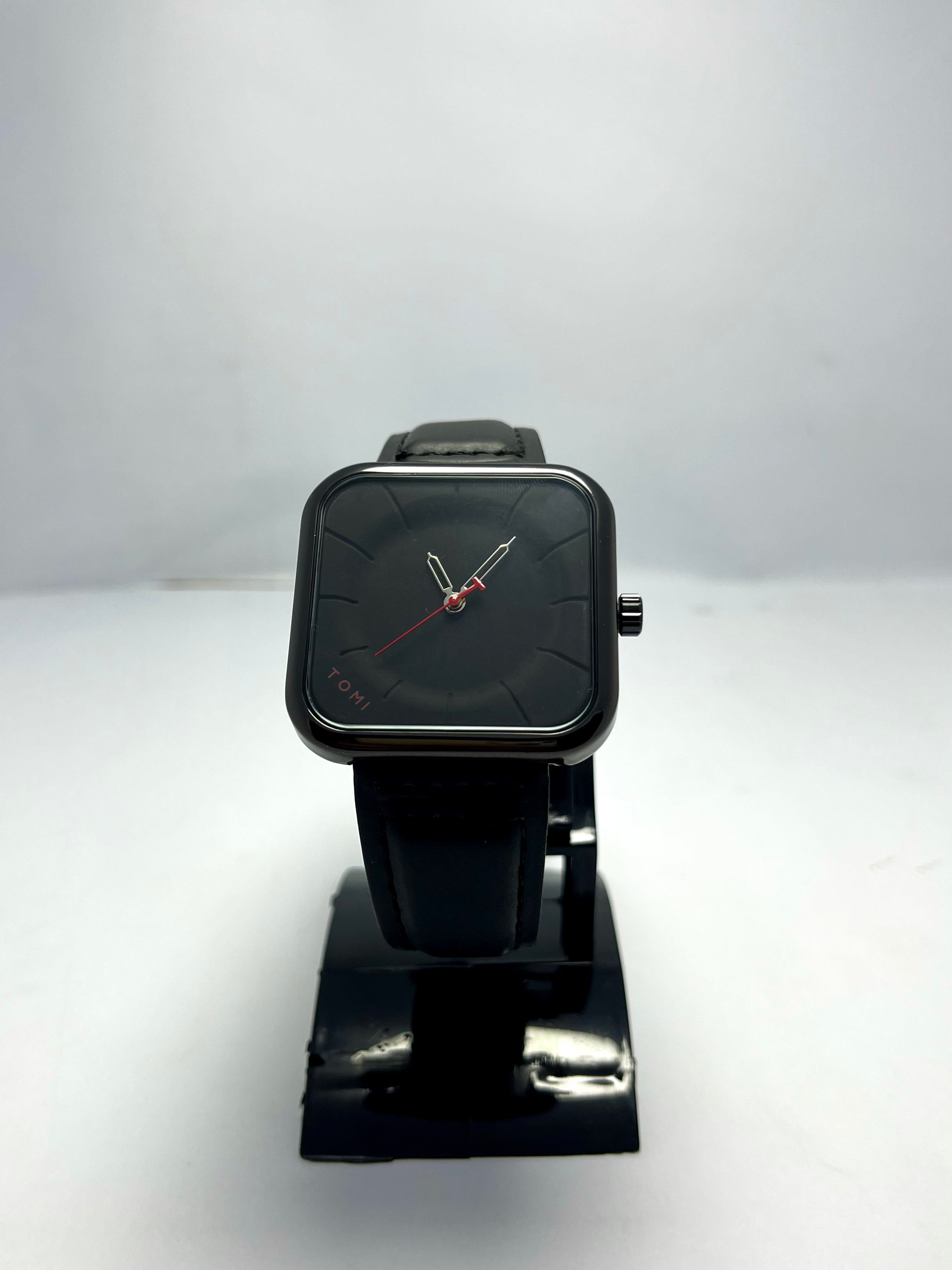 BLACK TOMI WATCH